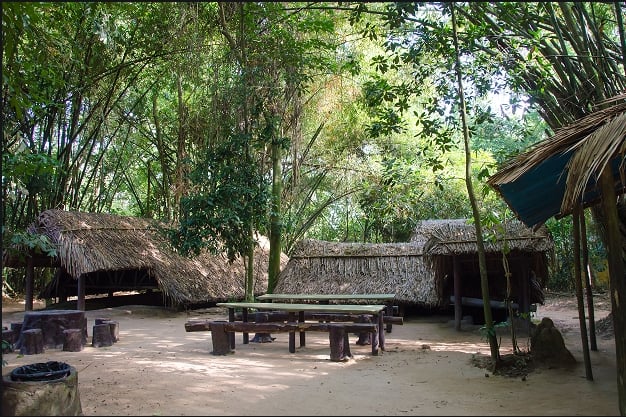 Cao Dai Temple - Cu Chi Tunnels - Image 6