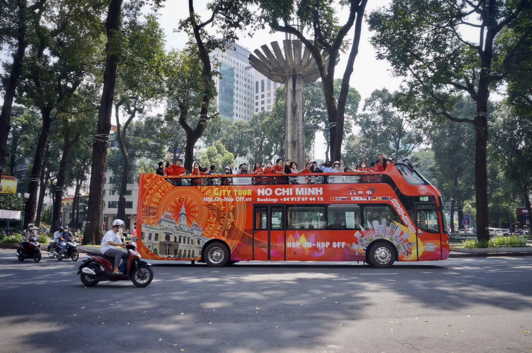 1 ROUND HO CHI MINH CITY PANORAMIC BUS TOUR - Image 7