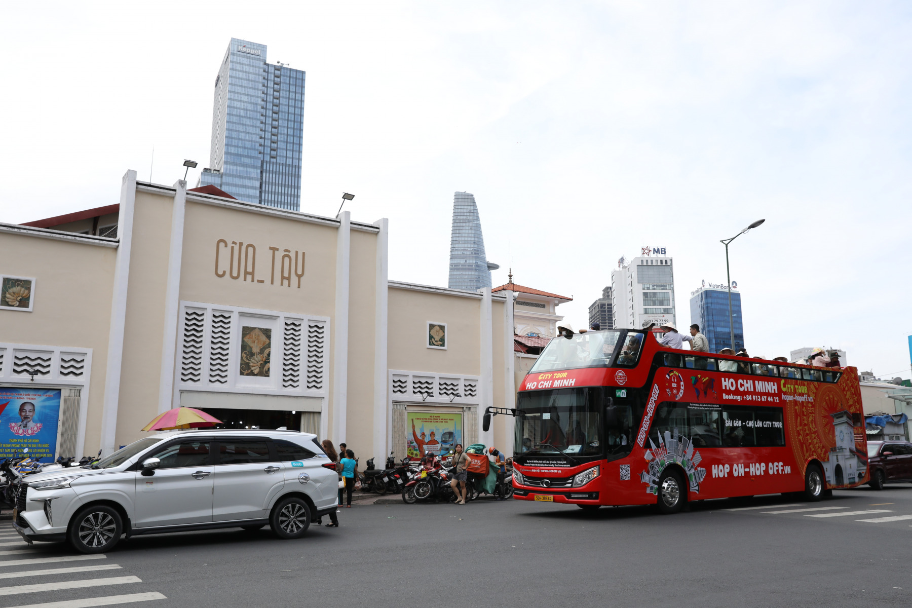1 ROUND SAI GON – CHO LON (CHINATOWN) PANORAMIC BUS TOUR - Image 4