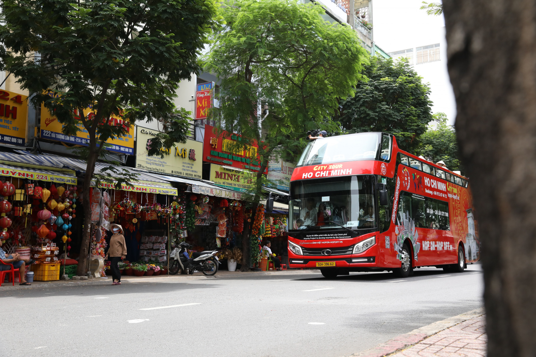 1 ROUND SAI GON – CHO LON (CHINATOWN) PANORAMIC BUS TOUR - Image 3