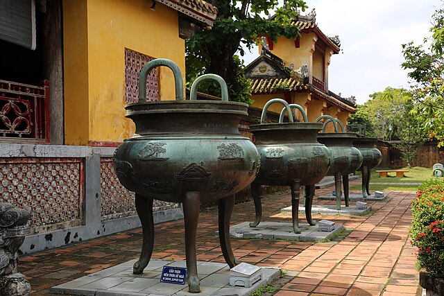 IMPERIAL HUE AND SCENIC HAI VAN PASS PRIVATE TOUR - 1 DAY - Image 9