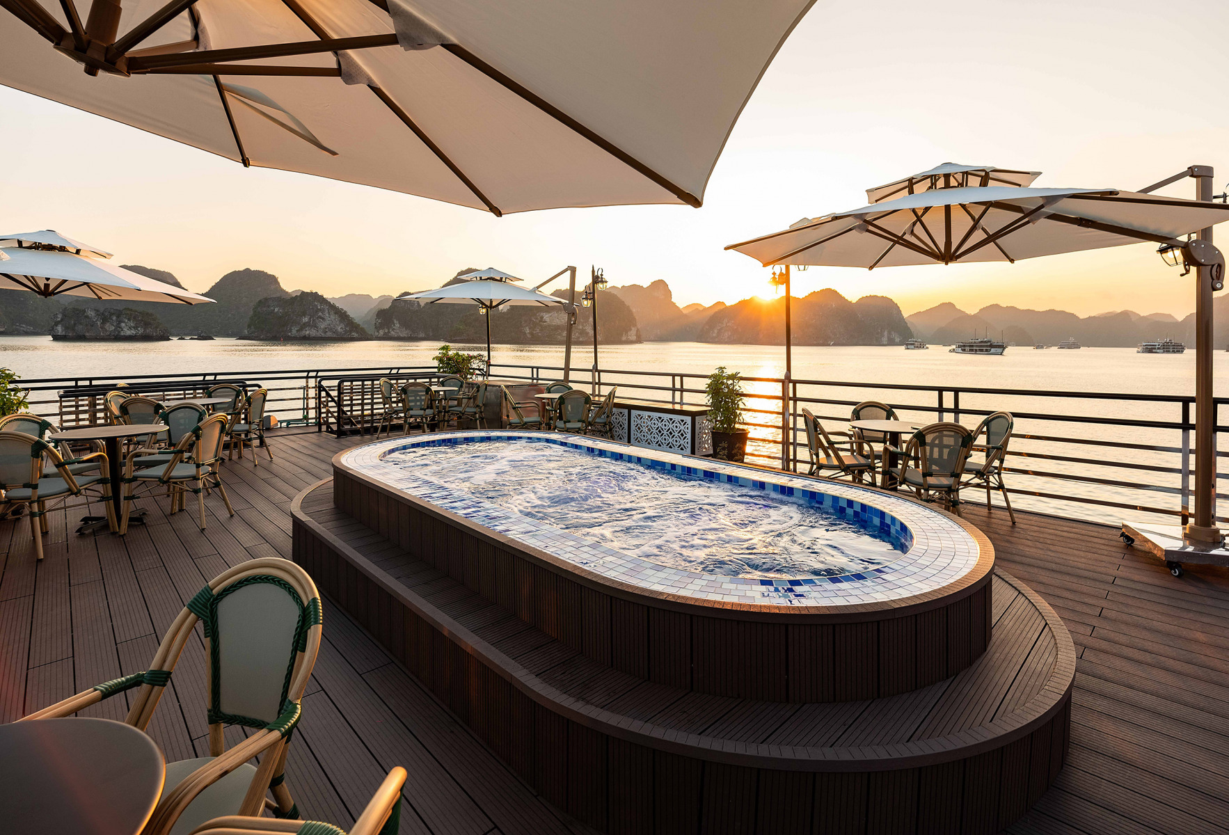 COZY BAY CRUISE 5*- HALONG BAY - 1 DAY - JOIN GROUP TOUR - Image 23