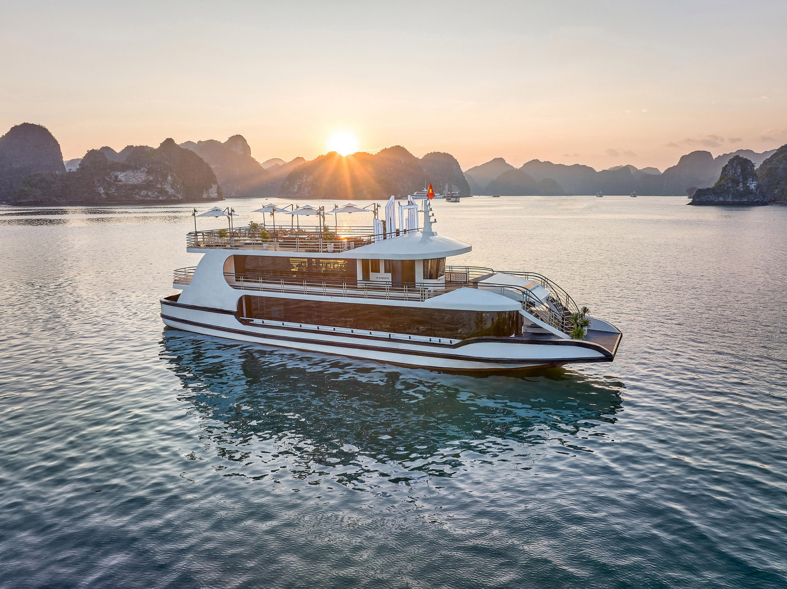 COZY BAY CRUISE 5*- HALONG BAY - 1 DAY - JOIN GROUP TOUR