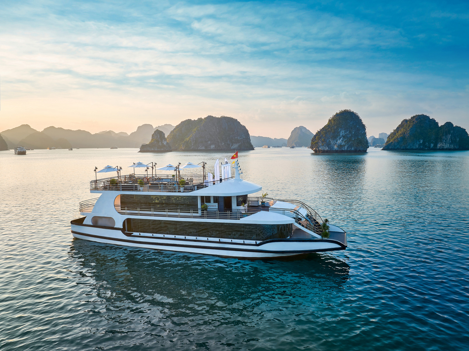 COZY BAY CRUISE 5*- HALONG BAY - 1 DAY - JOIN GROUP TOUR - Image 6