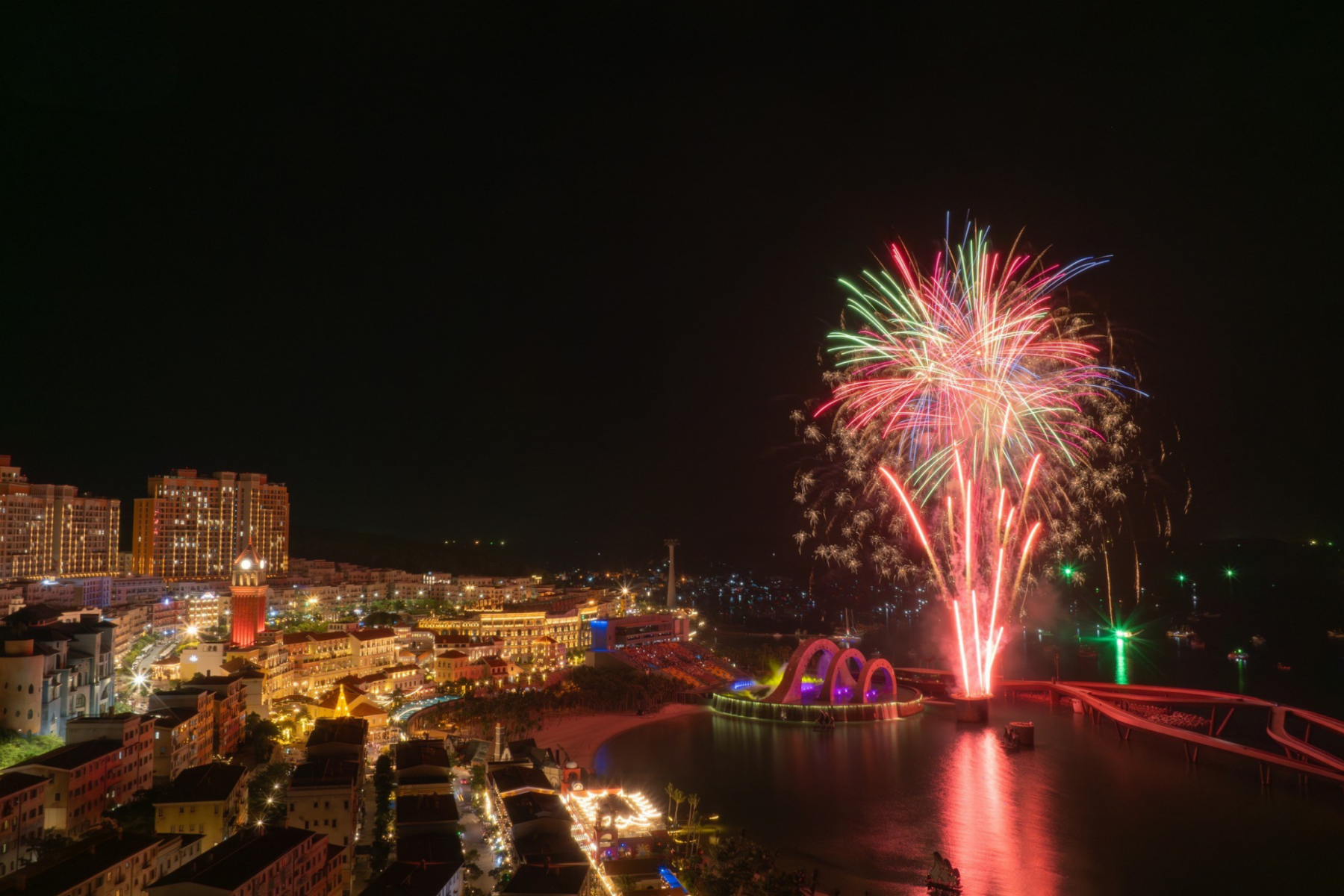 Phu Quoc Evening Wonders: Beach, Show, BBQ & Fireworks - 8 hours - join group tour - Image 12