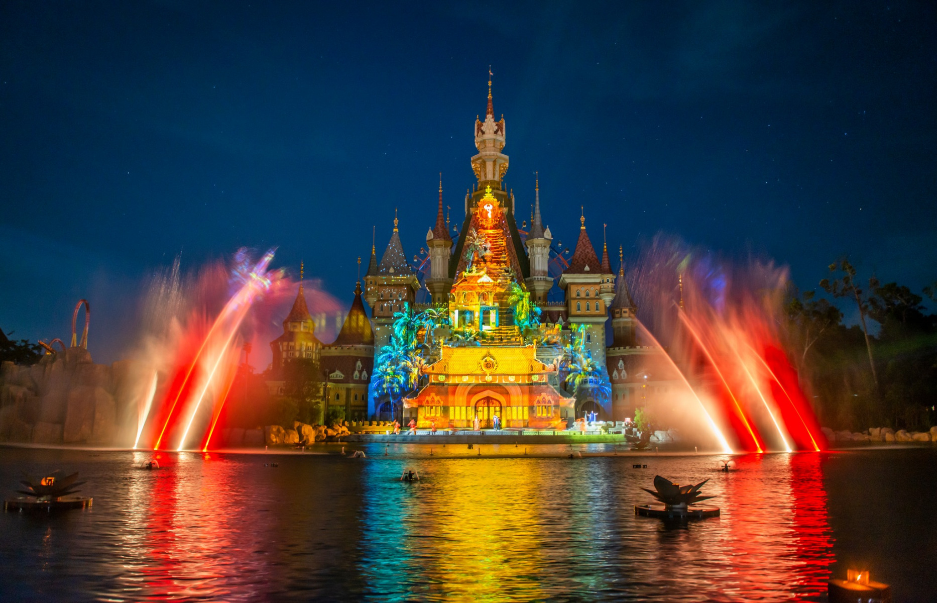 Discover VinWonders & Grand World - 1 day - join group tour - Image 5