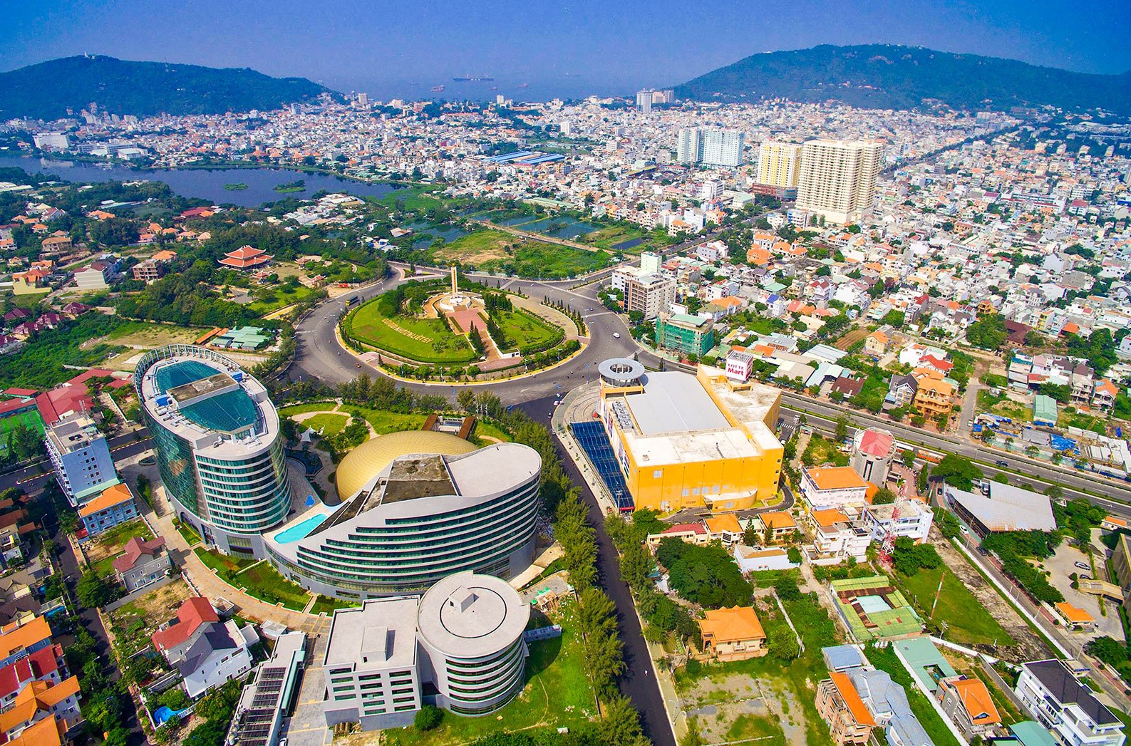 VUNG TAU HIGHLIGHTS AND BEACH RELAXION - Image 4