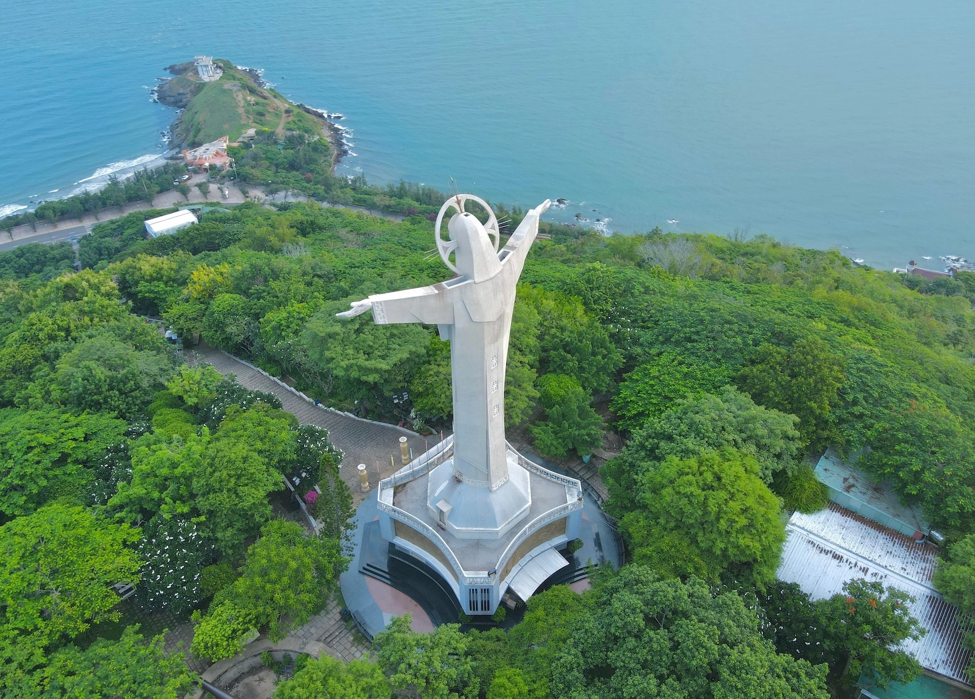 VUNG TAU HIGHLIGHTS AND BEACH RELAXION - Image 5